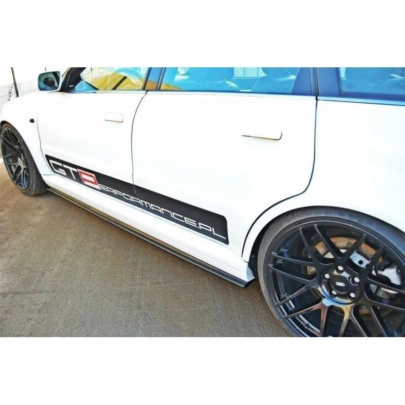 Maxton - RAJOUTS DES BAS DE CAISSE POUR AUDI RS4 B5 Noir Brillant