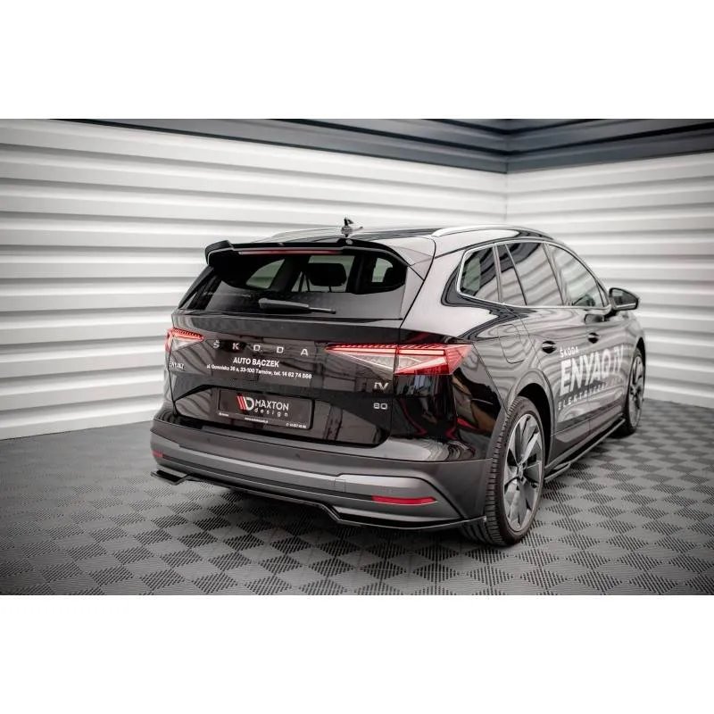 Maxton - Arriere Splitter (avec une barre verticale) Skoda Enyaq iV Noir Brillant