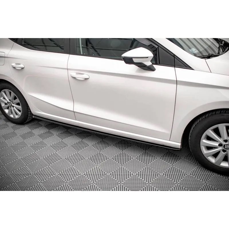 Maxton - Rajouts Des Bas De Caisse V.1 Seat Ibiza FR/ Standard Mk5 Noir Brillant