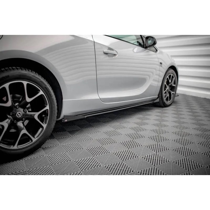 Maxton - Street Pro Rajouts Des Bas De Caisse Opel Astra GTC OPC-Line J Noir-Rouge + Rabats Brillant