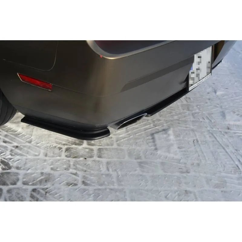 Maxton - LAME DU PARE-CHOCS ARRIERE DODGE CHALLENGER MK3. PHASE-I SRT8 COUPE Noir Brillant