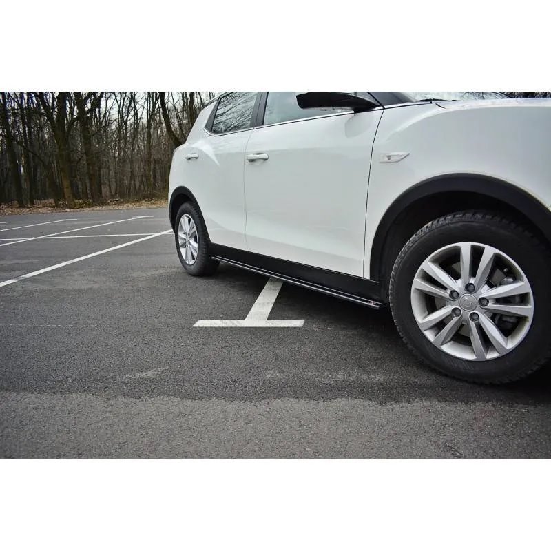Maxton - SET DES DIFFUSEUR DES BAS DE CAISSE SSANGYONG TIVOLI Noir Brillant