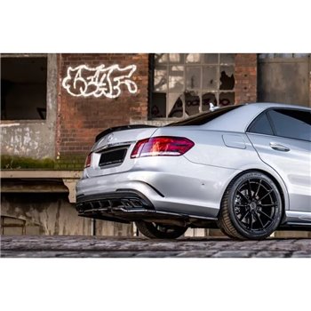 Maxton - Becquet Mercedes-Benz E63 AMG / AMG-Line / Standard Sedan W212 Facelift Noir Brillant