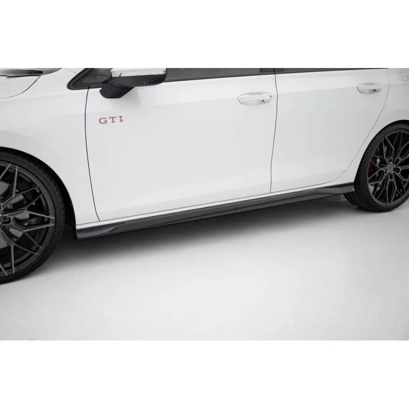 Maxton - Rajouts Des Bas De Caisse V.3 Volkswagen Golf GTI / GTE / GTI Clubsport / GTD / R-Line Mk8 Noir Brillant